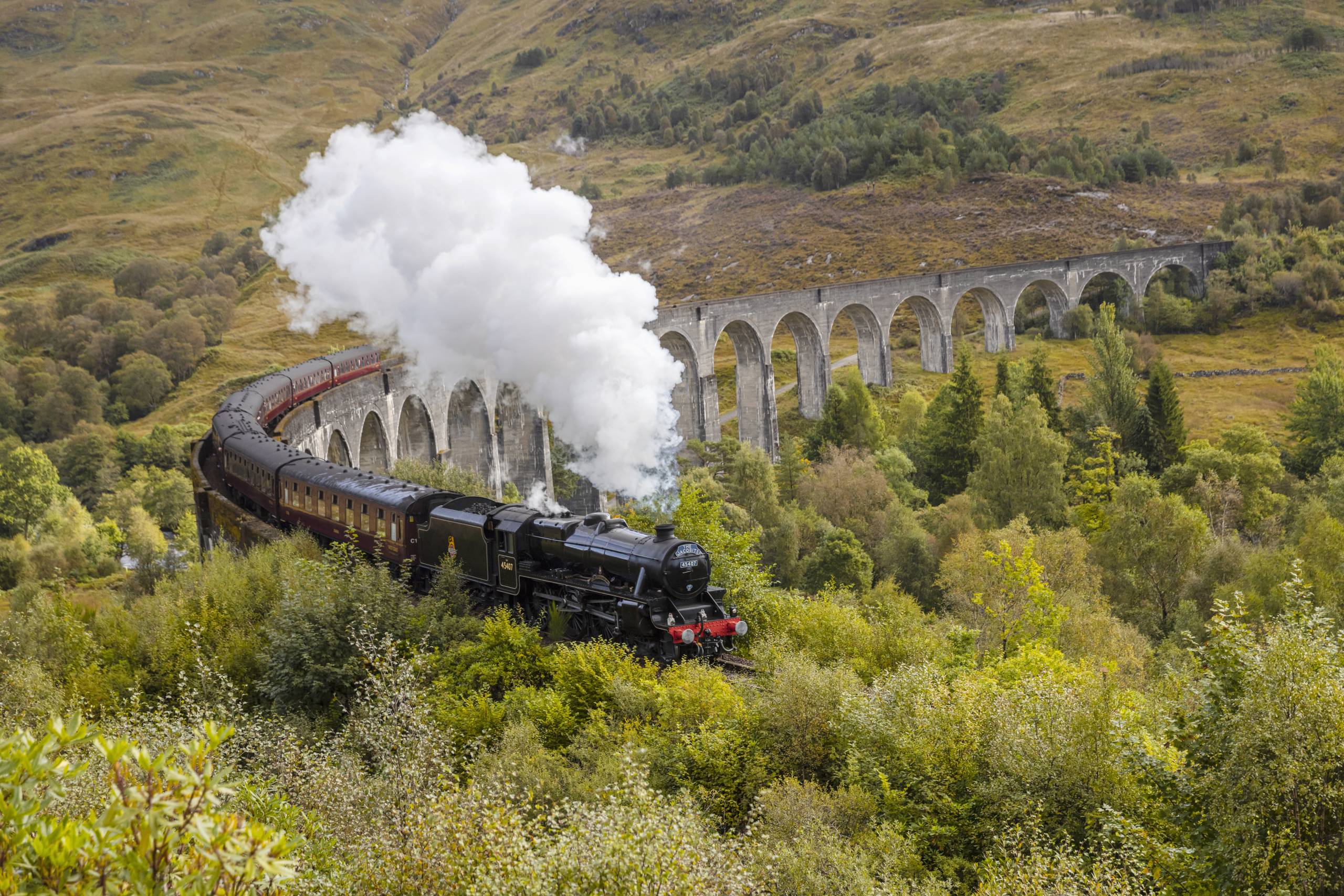 Jacobite steam train, Glenfinnan | Ireland Chauffeur Travel